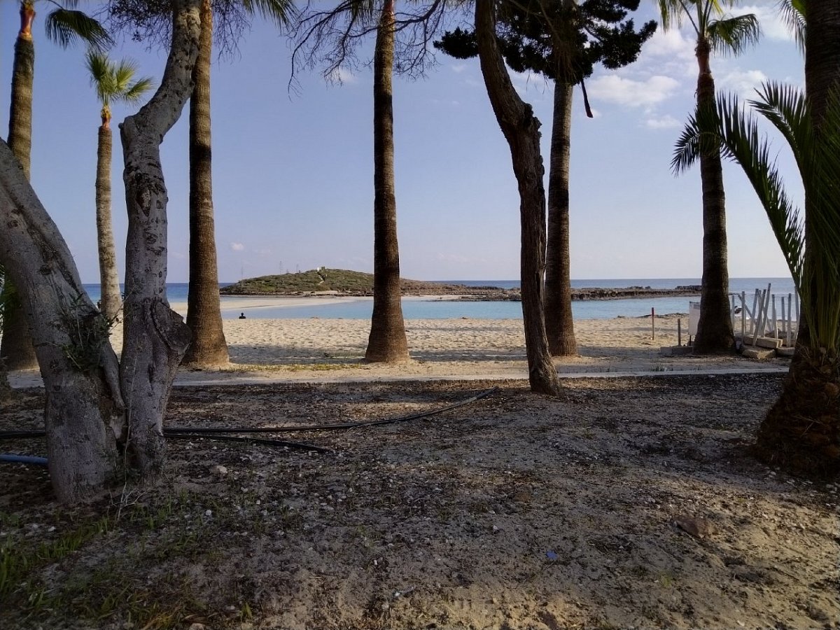 Νήσος Νίσι (8&nbsp;m)