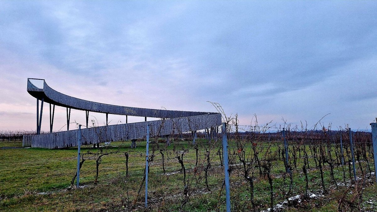 Kobylí vrch (334&nbsp;m)