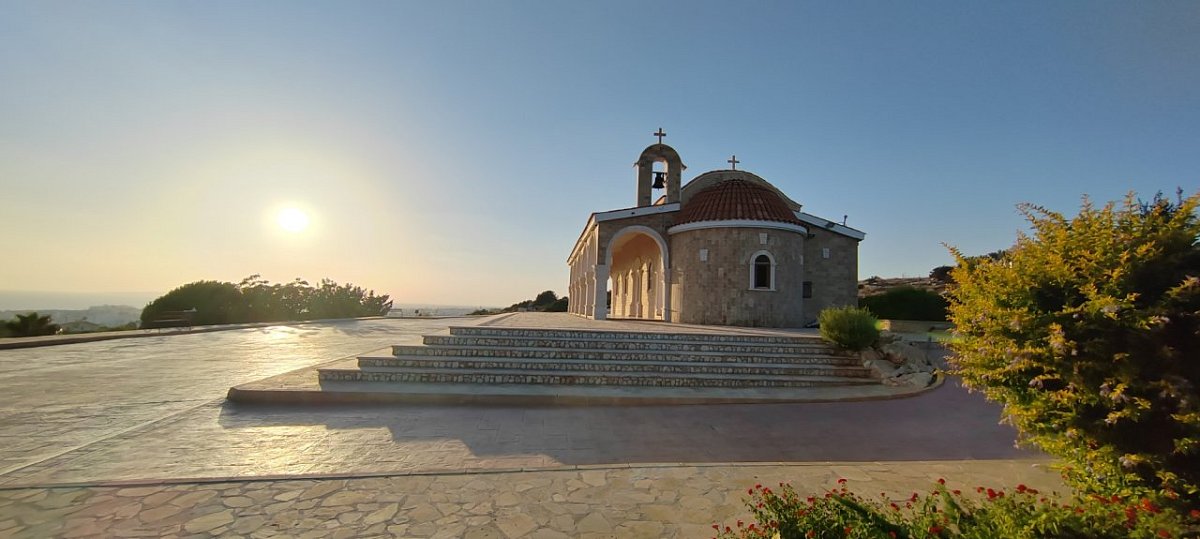 Άγιος Επιφανιοσ (63&nbsp;m)