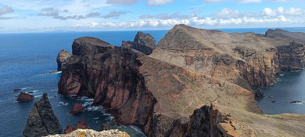 Pico das Pedras Brancas