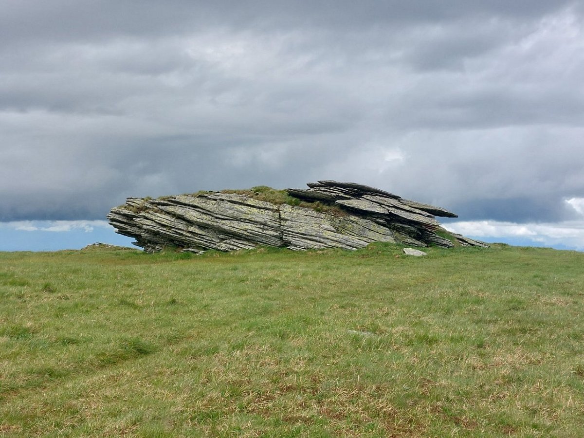 Stredná hoľa (1876&nbsp;m)